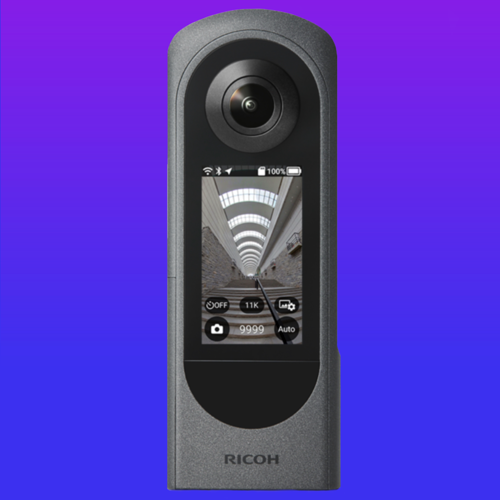 image d'une camera ThetaX de face sur fond dégradé bleu violet